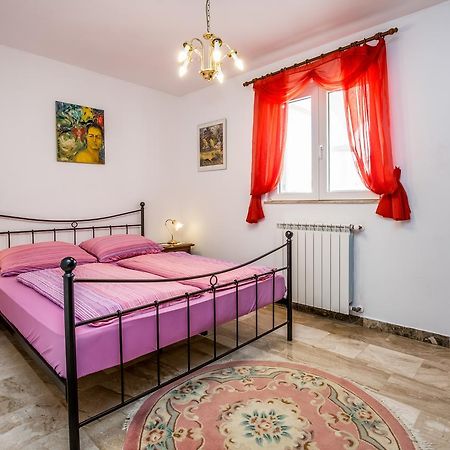 Apartment Carolina Liznjan Bagian luar foto