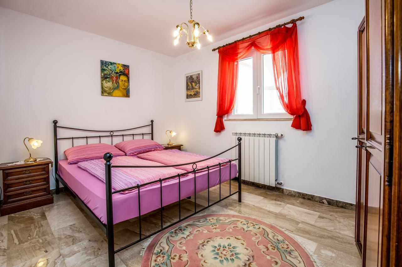 Apartment Carolina Liznjan Bagian luar foto
