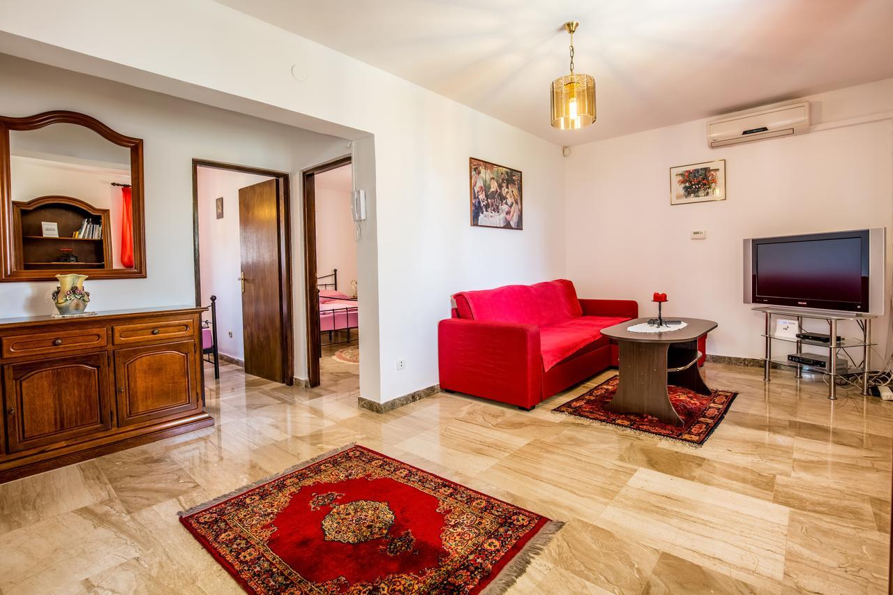 Apartment Carolina Liznjan Bagian luar foto