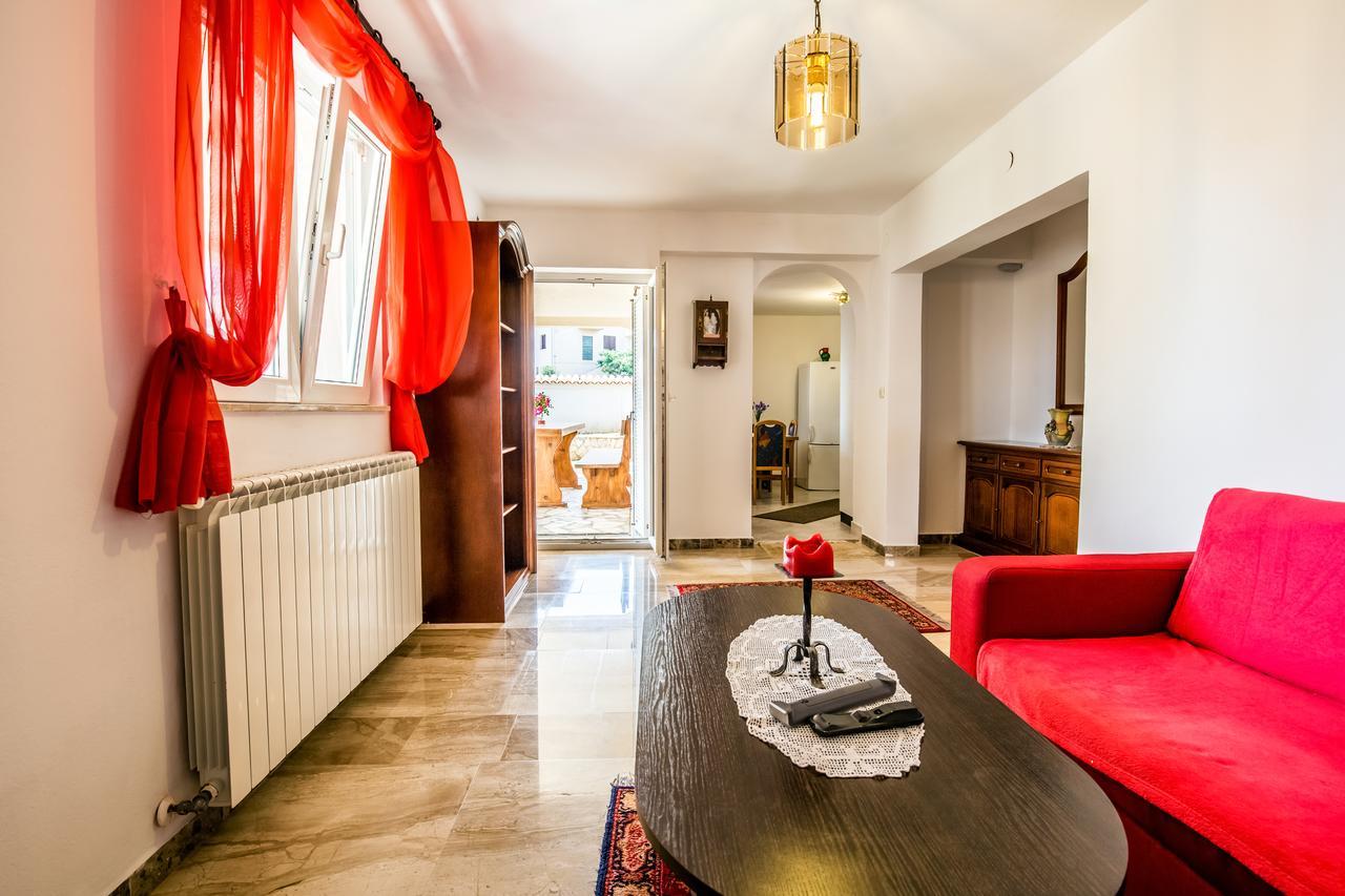 Apartment Carolina Liznjan Bagian luar foto