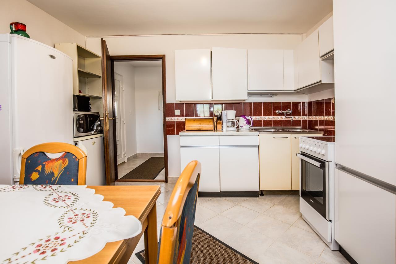 Apartment Carolina Liznjan Bagian luar foto