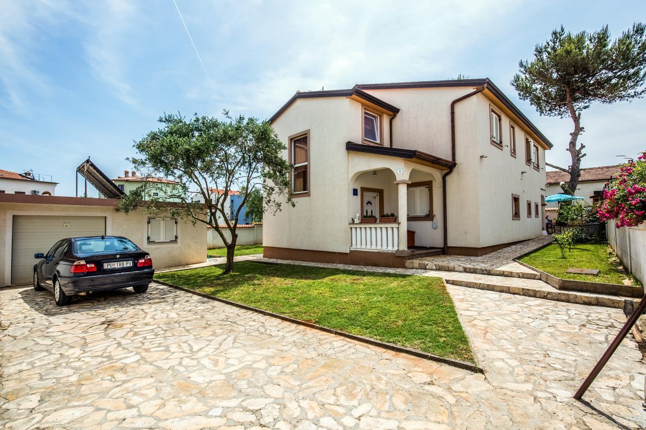 Apartment Carolina Liznjan Bagian luar foto